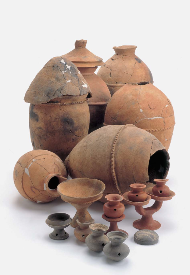 南摺ヶ浜遺跡の代表的出土品(県指定重要文化財) 南摺ヶ浜遺跡の代表的出土品(県指定重要文化財)